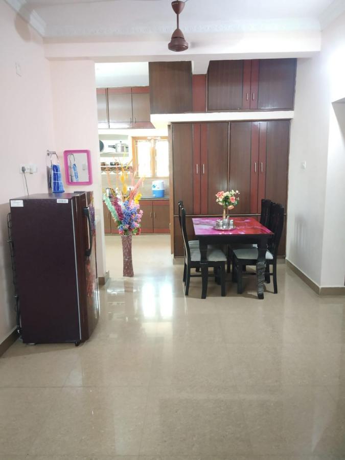 تيروباتي Sls Homestay - Luxury Ac Service Apartments 1Bhk, 2Bhk, 3Bhk - Direct Flyover To Alipiri Tirumala Gate - Walk To Ps4 Pure Veg Restaurants, Supermarkets - Near To National Highway & Padmavathi Amma Temple - Modular Kitchen, Living Room -Free Superfast المظهر الخارجي الصورة