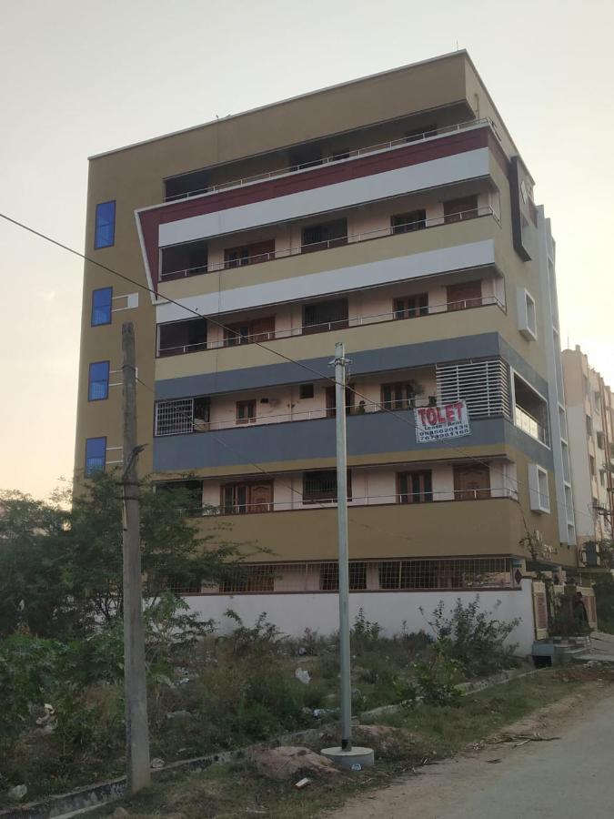 تيروباتي Sls Homestay - Luxury Ac Service Apartments 1Bhk, 2Bhk, 3Bhk - Direct Flyover To Alipiri Tirumala Gate - Walk To Ps4 Pure Veg Restaurants, Supermarkets - Near To National Highway & Padmavathi Amma Temple - Modular Kitchen, Living Room -Free Superfast المظهر الخارجي الصورة