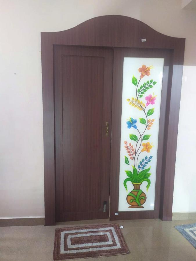 تيروباتي Sls Homestay - Luxury Ac Service Apartments 1Bhk, 2Bhk, 3Bhk - Direct Flyover To Alipiri Tirumala Gate - Walk To Ps4 Pure Veg Restaurants, Supermarkets - Near To National Highway & Padmavathi Amma Temple - Modular Kitchen, Living Room -Free Superfast المظهر الخارجي الصورة