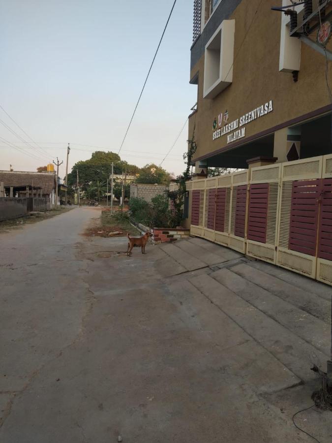 تيروباتي Sls Homestay - Luxury Ac Service Apartments 1Bhk, 2Bhk, 3Bhk - Direct Flyover To Alipiri Tirumala Gate - Walk To Ps4 Pure Veg Restaurants, Supermarkets - Near To National Highway & Padmavathi Amma Temple - Modular Kitchen, Living Room -Free Superfast المظهر الخارجي الصورة