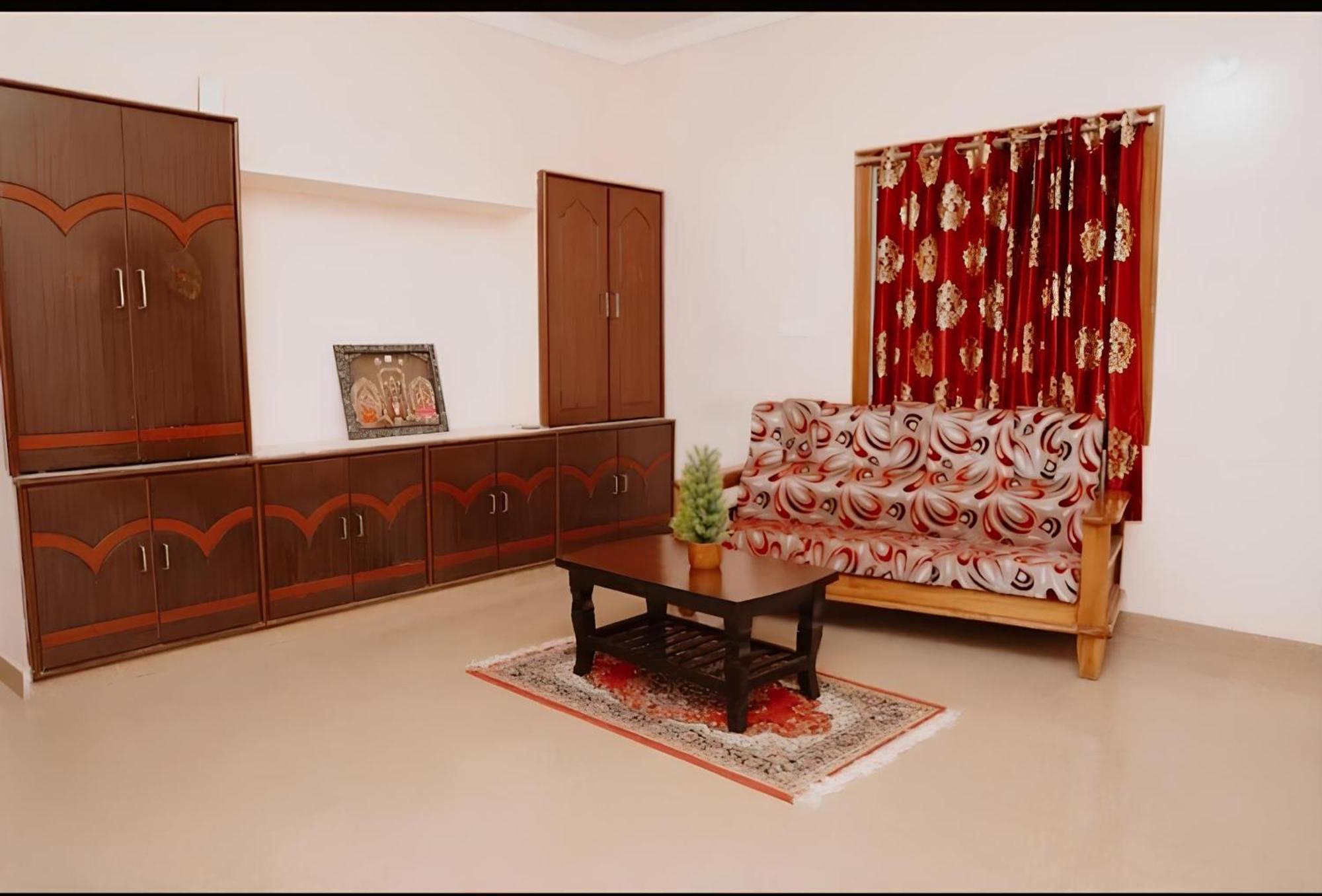 تيروباتي Sls Homestay - Luxury Ac Service Apartments 1Bhk, 2Bhk, 3Bhk - Direct Flyover To Alipiri Tirumala Gate - Walk To Ps4 Pure Veg Restaurants, Supermarkets - Near To National Highway & Padmavathi Amma Temple - Modular Kitchen, Living Room -Free Superfast المظهر الخارجي الصورة